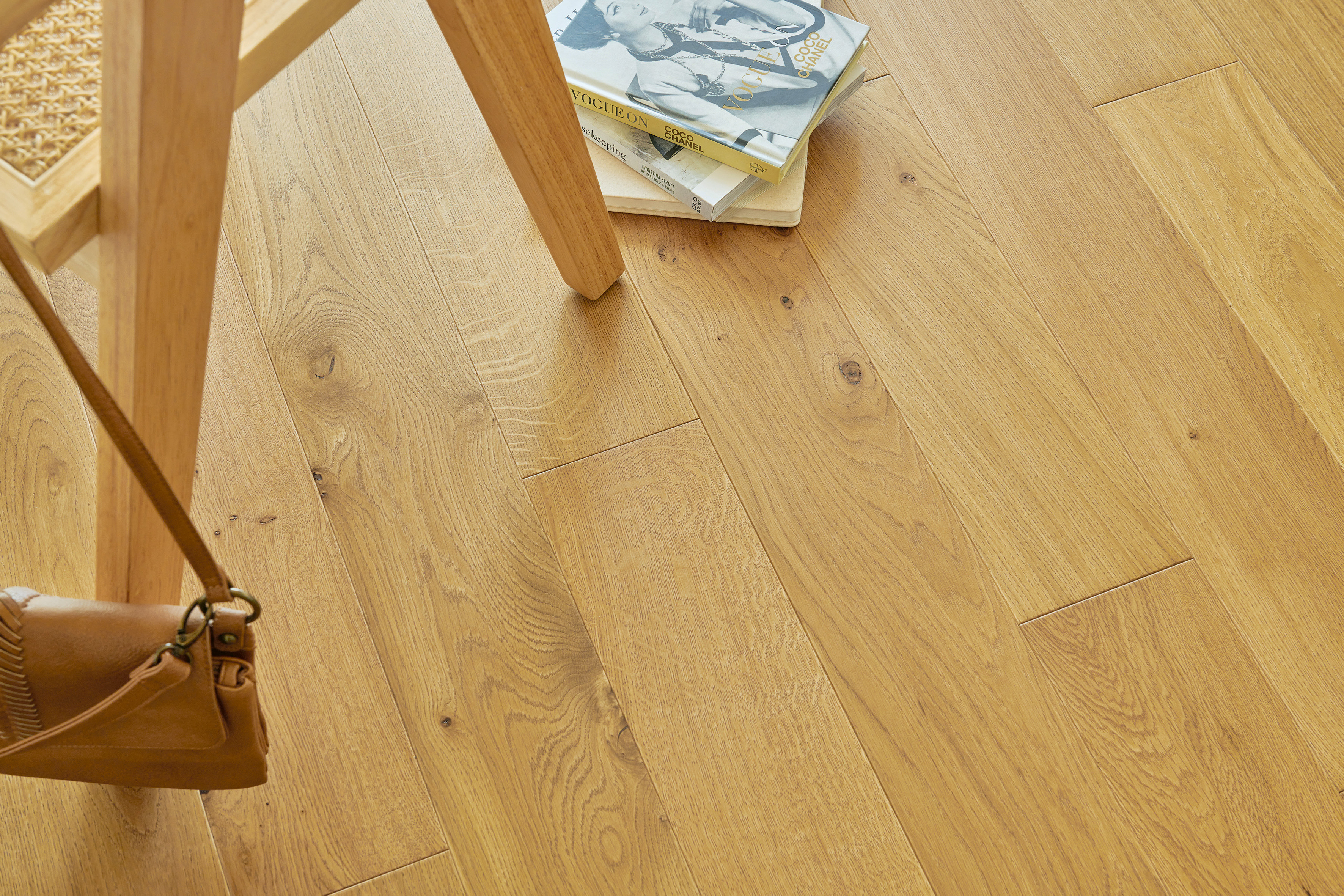 French Oak Authentic Miel Diva 139, Which Is Better Hardwood Or Engineered Flooring